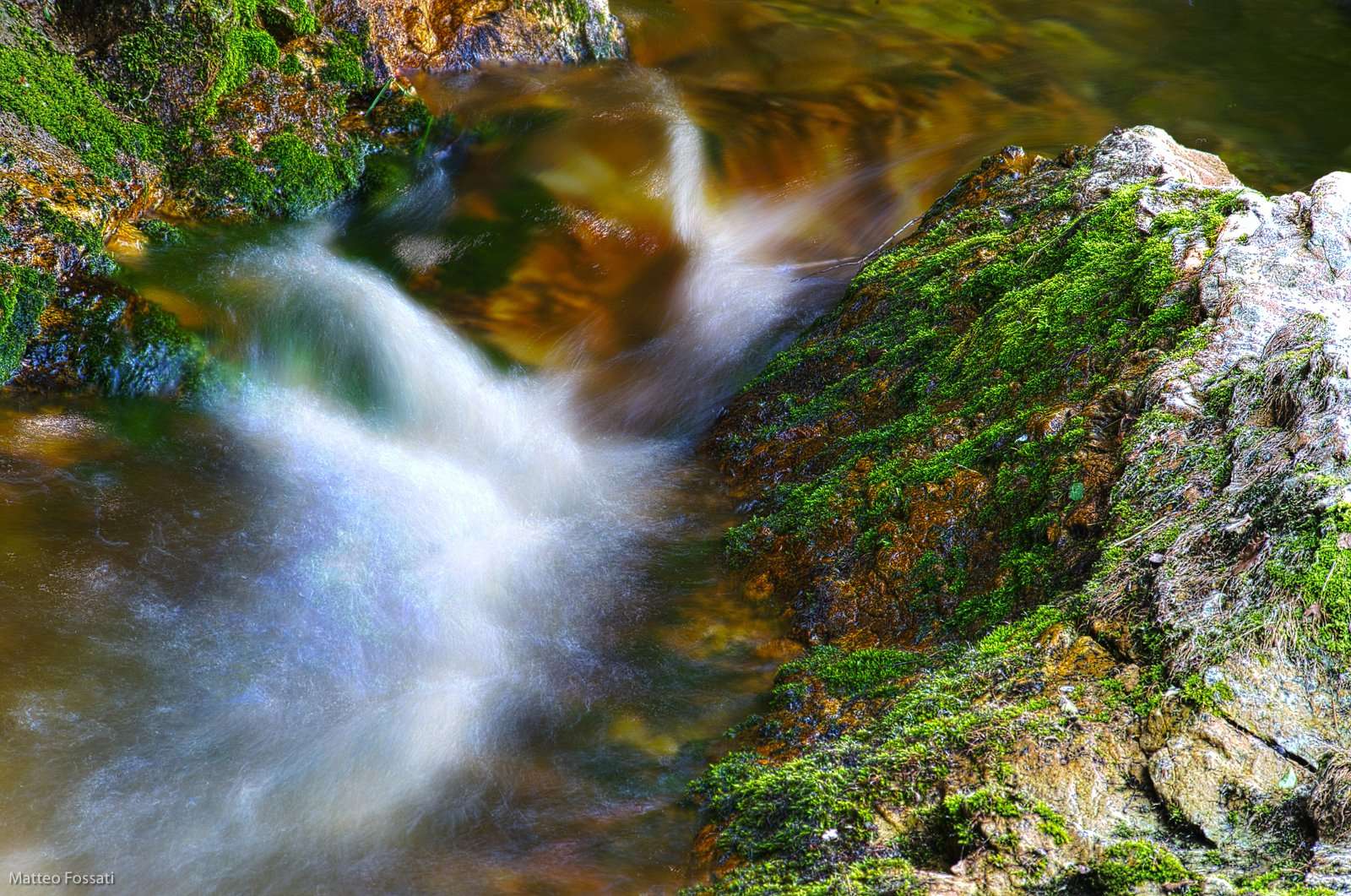 0009-acqua - Cascata in movimento